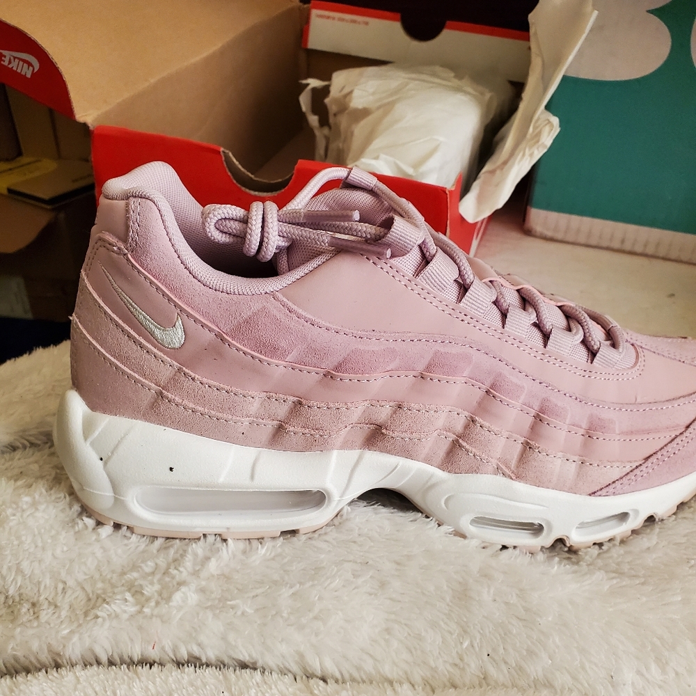 Nike Womens Air Max 95 Premium